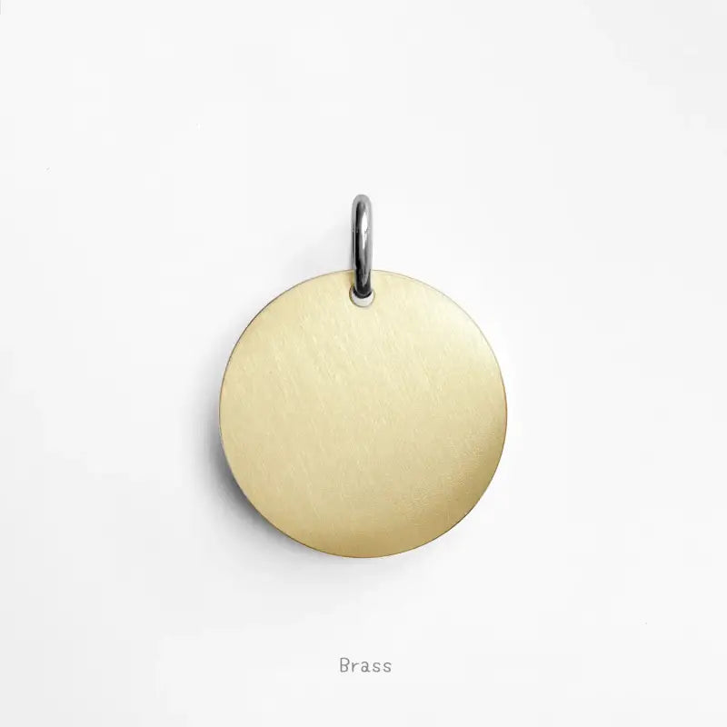 Pendentif en disque de laiton avec fond noir et blanc - Tags d’Identification Cadeau